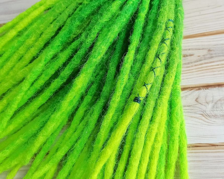 Легкі безпечні де дреди, крочети на андеркат. 32 шт.