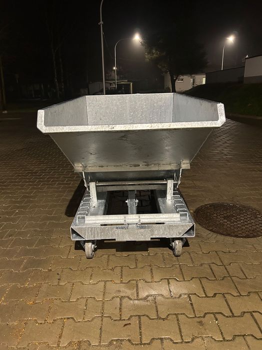 Kontener samowyładowczy ocynkowany 600L / Kontener do wózka widłowego