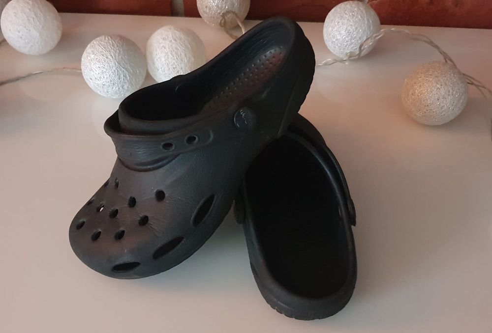 Klapki Croks r.35