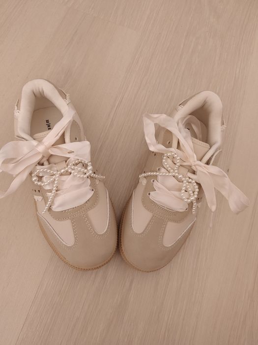 Adidasy Reserved r32