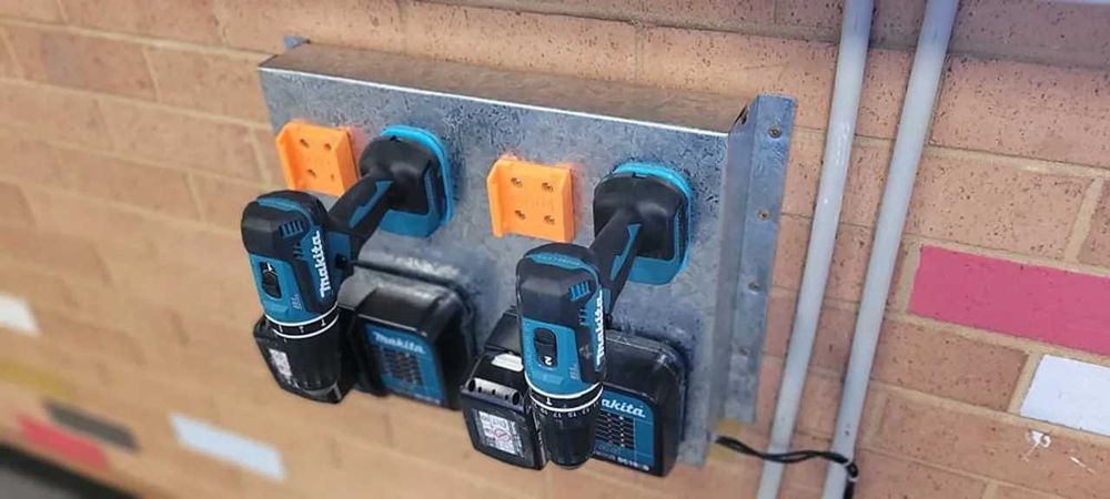 Крепление для инструмента и аккумулятора Makita DeWalt Bosch Milwaukee Parkside