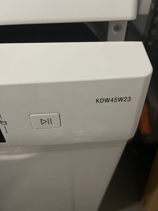 Máquina de lavar loiça Kenwood KDW45W23 45 cm – bom estado