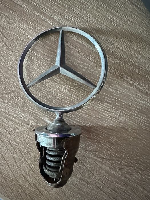 Emblemat Mercedes W124