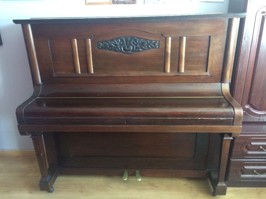 Pianino W.Menzel