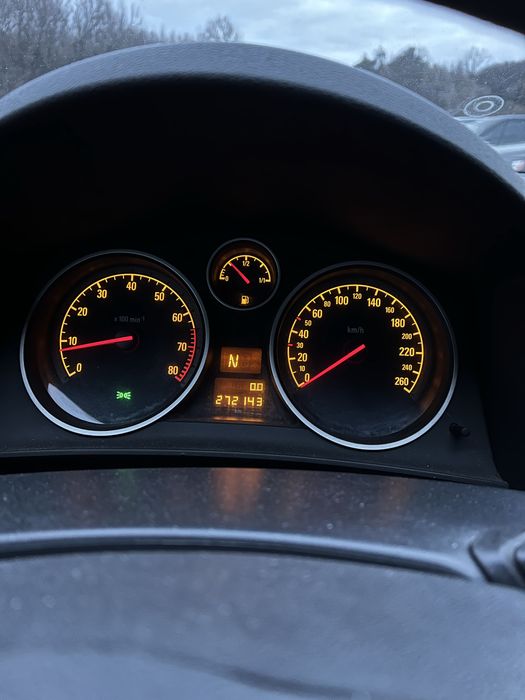 Продаж Опель Астра GTC