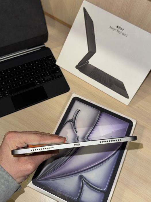 Keyboard + Apple iPad Air 6 11 2024 M2 128GB Space Gray/ Бат 97%