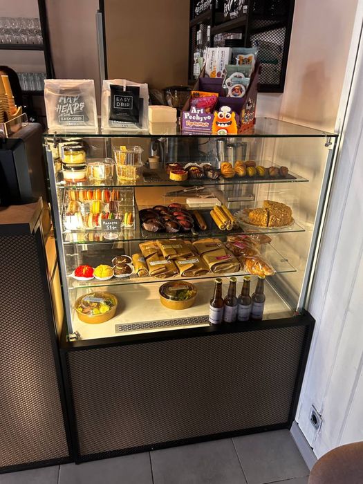 Холодильный шкаф, витрина, барный холодильник, морозилка, кондитерская