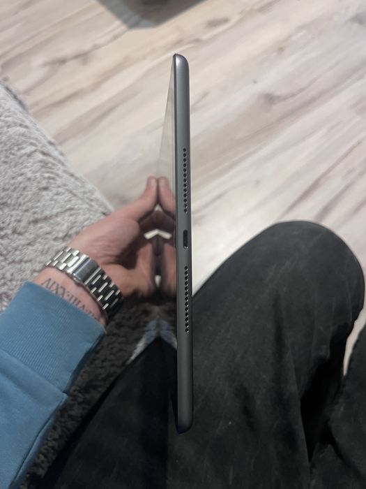 iPad 9 gen 10.2” Wi-Fi + Cellular – stan idealny