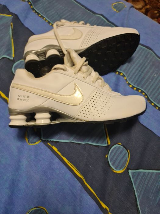 Женские кроссовки Nike Shox