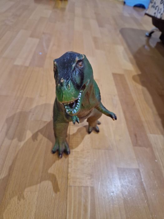 Динозавр, фігурка, 29 см