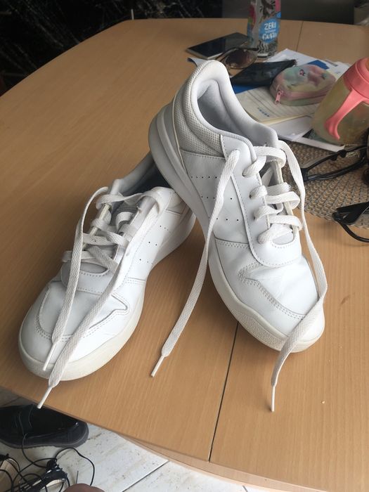 Buty sportowe damskie