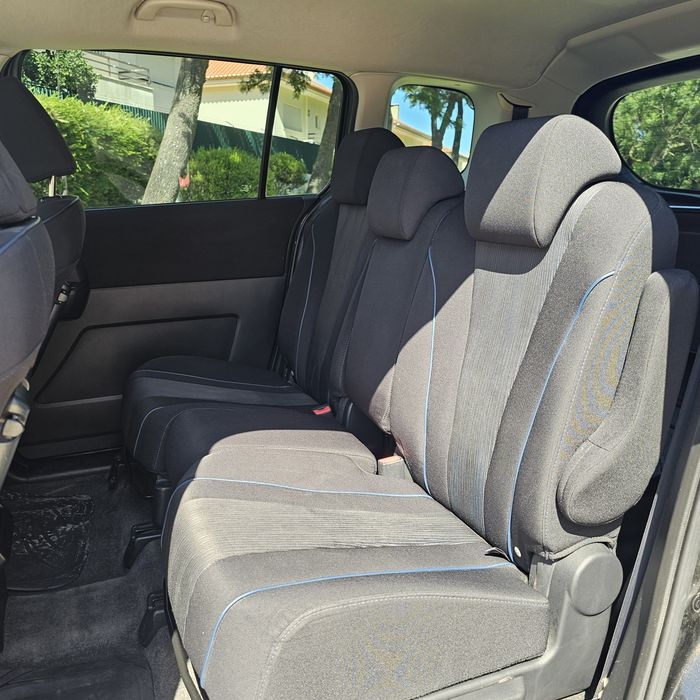 Vendo masda 5 de 2011 de 7 lugares com apenas 163 mil km esta rigorosamente impecável