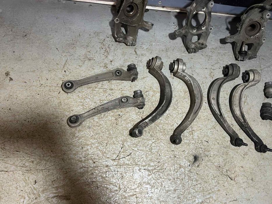 Цапфа Audi a4b8 audi a6c7 audi q5 поворотний кулак Ауді а4б8 Ауді а6с7 ауді ку5