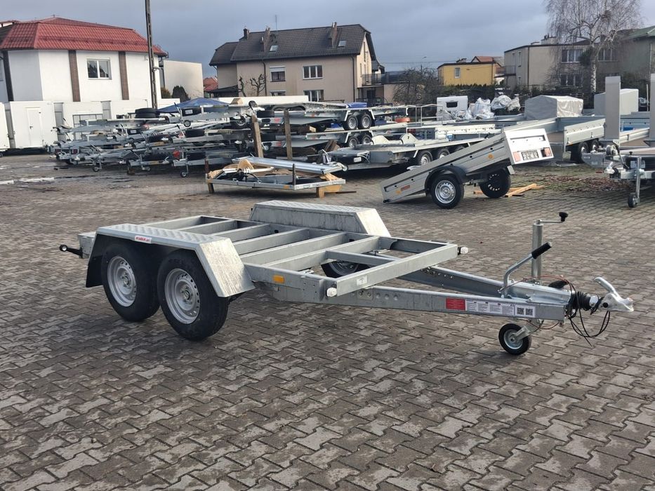 Niewiadów Przyczepa pod agregat wymiar wew. 260x134 cm, DMC 2 700 kg  Przyczepa pod agregat o wymiarach wew. 260x134 cm, DMC 2 700 kg.