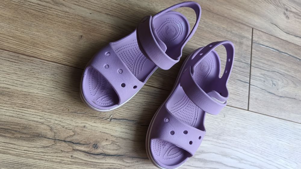 Sandały Crocs J3