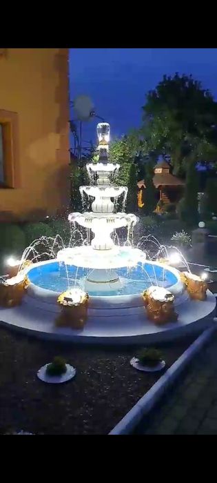 Фонтан садовий з мармурової крихти і високоякісного бетону Б550.