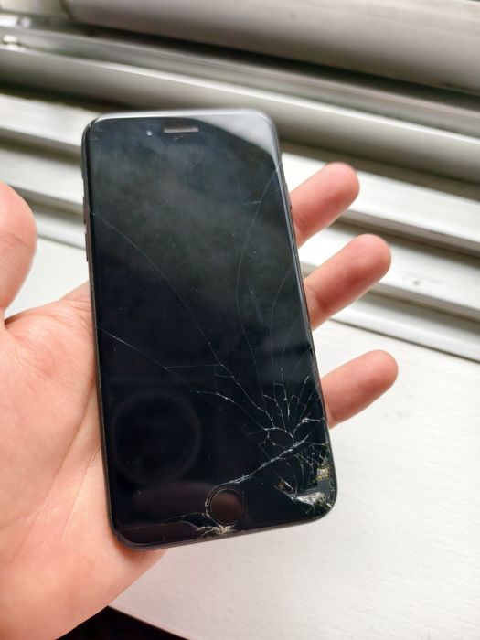 iPhone 7 32gb - vidro rachado