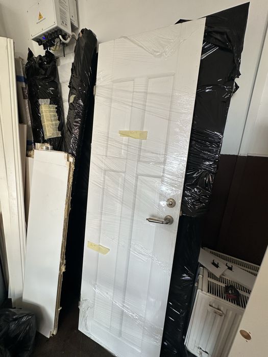 Двері міжкімнатні білі з фурнітурою