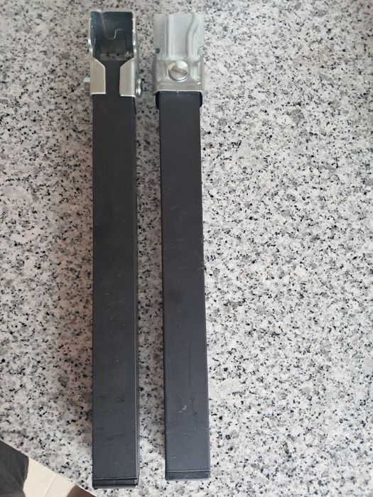 pés  com 30 cm de altura