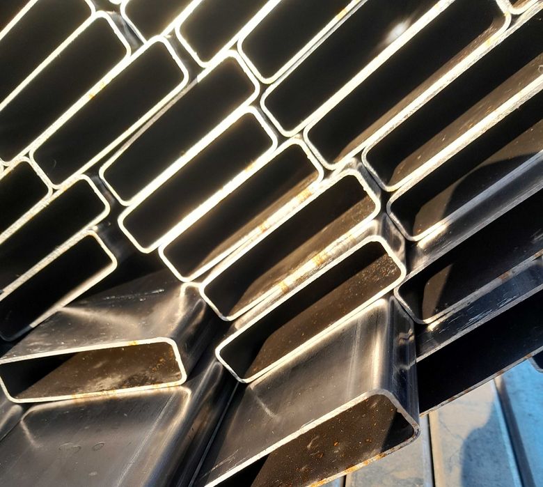 Rura słupki ocynk 60,3x2 ocynkowana fi 60 3,2 I gatunek 6mb czarne