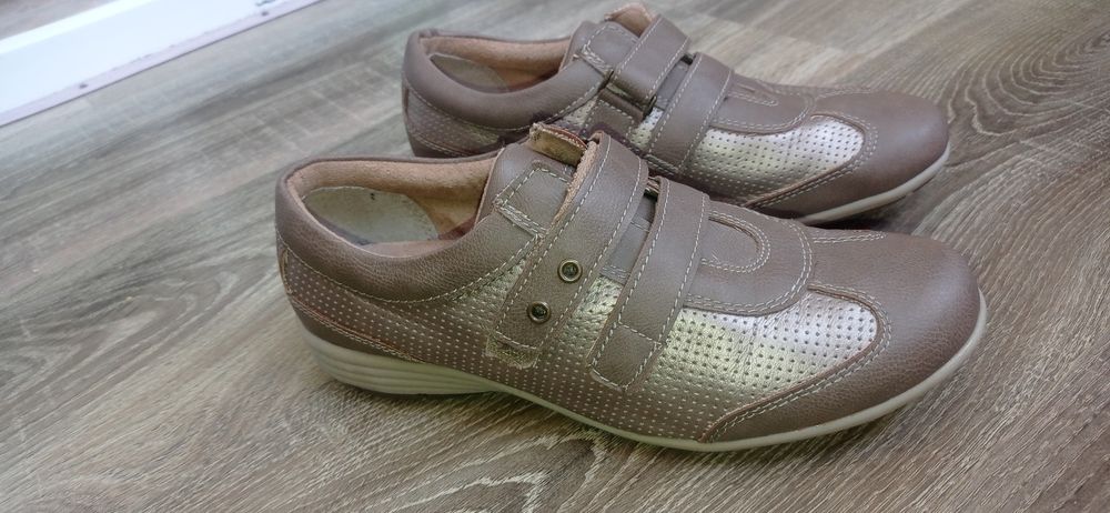 Красовки кросівки кеди footflexx