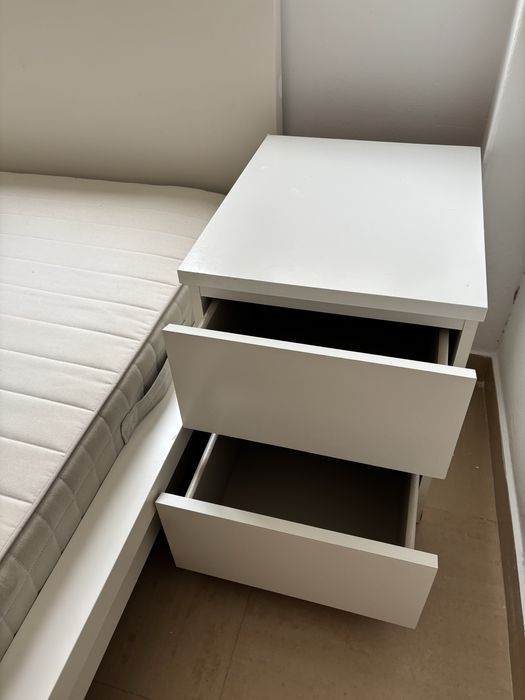 Cama IKEA MALM + Colchão 140x200 + Mesa de Cabeceira – Branco