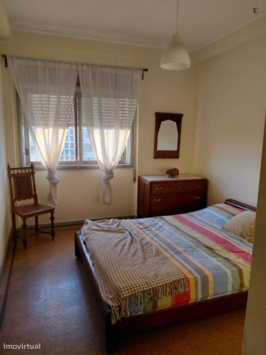 Quarto - localizado em Roma-Areeiro Lisbon