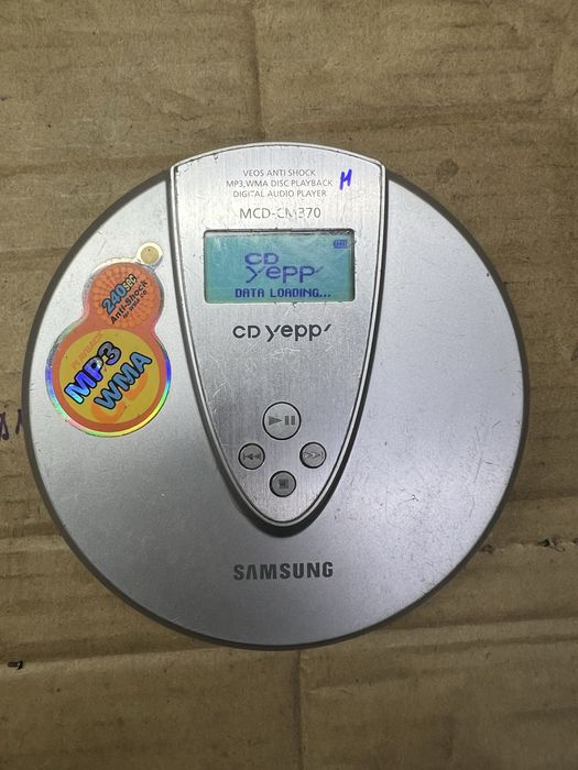 Продам CD/Mp3 Плеера Под Ремонт или На ЗАПЧАСТИ