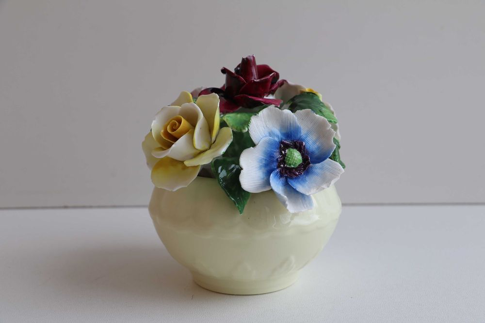 Винтажная фарфоровая композиция цветы в вазе kew royal англия, 1970-е