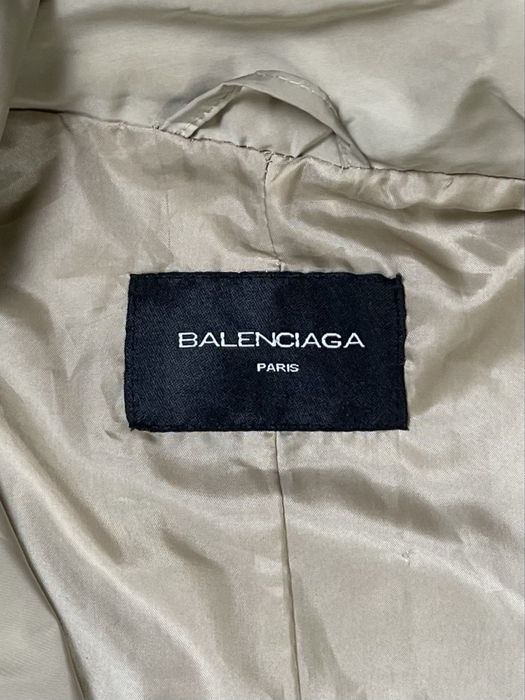 Balenciaga ветровка плащ L-XL размер бежевая с принтом