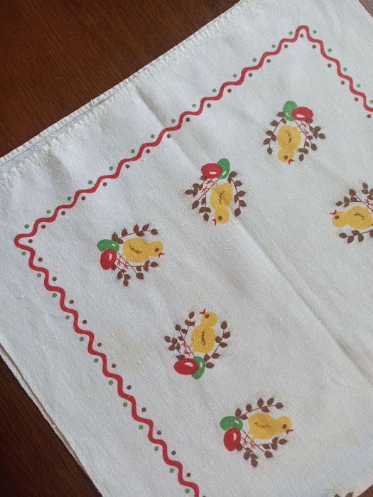 Świąteczne obrusy serwetki 4 sztuki Wielkanoc Święta