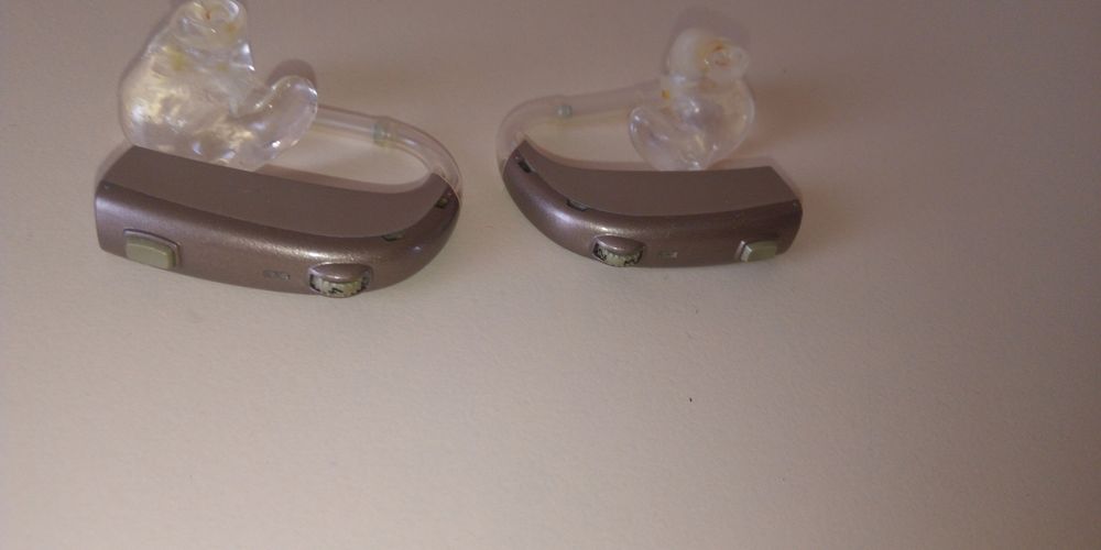 Два Слуховых Аппарата Bernafon Supremia 3