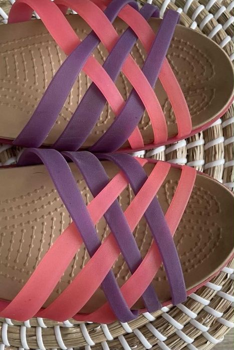 Crocs sandały Huarache Flat Vibrant Pink/Neon Purple W9 39/40