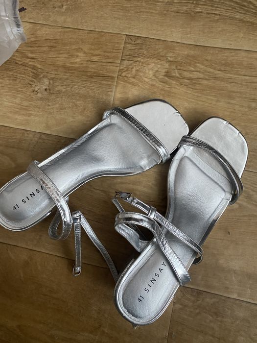 Сріблясті жіночі босоніжки