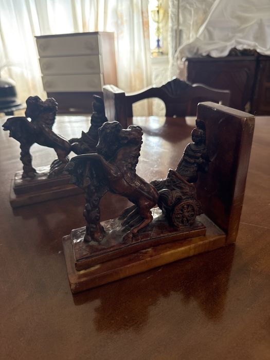 Porta Livros em Pedra