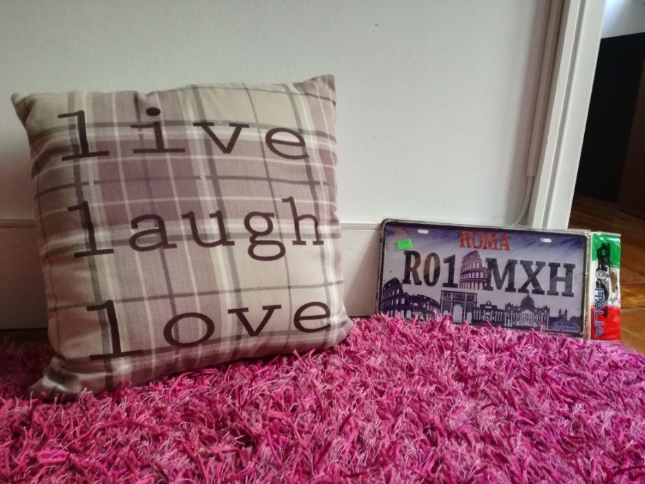 Almofada e matricula (placa decorativa)