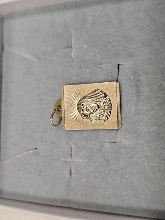 Złoty piękny prostokątny WISIOREK MATKA BOSKA PR 585