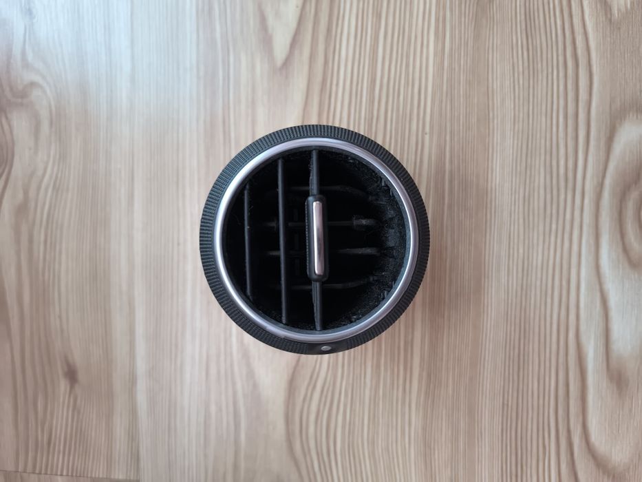 Kratka nawiewu Audi A3 8P