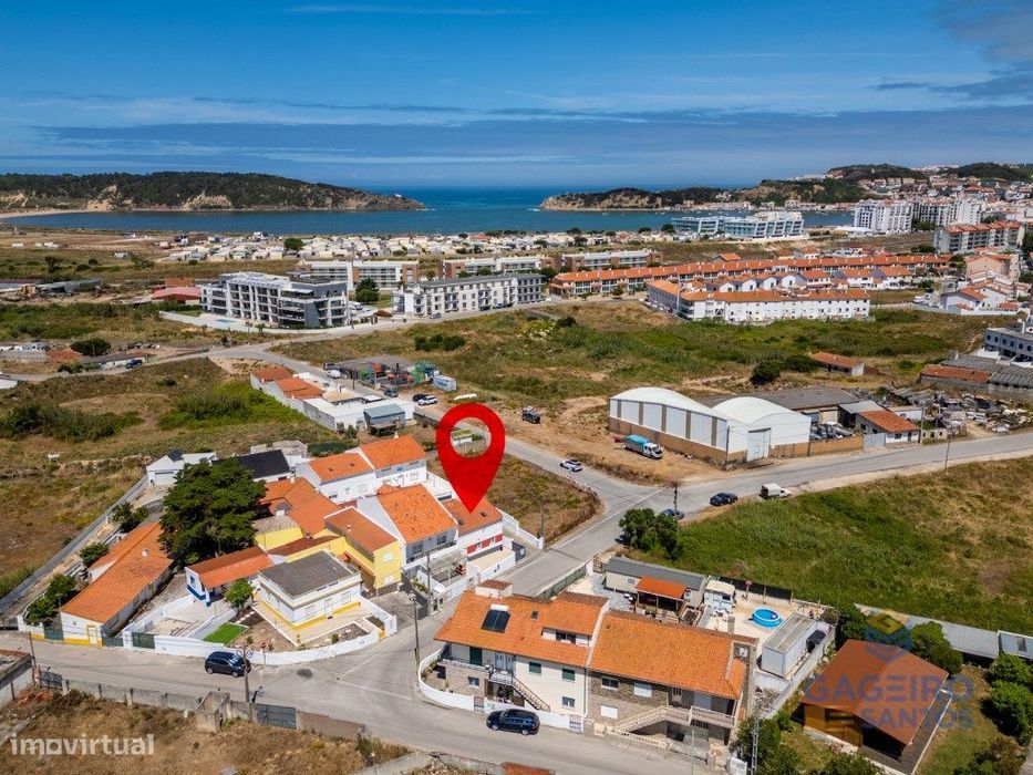 Moradia T4 com charme, a dois passos da Praia de São Martinho do Porto