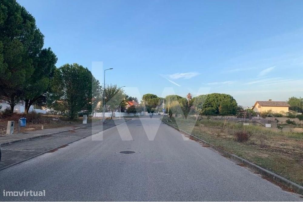 Vende-se Terreno Urbano no Entroncamento