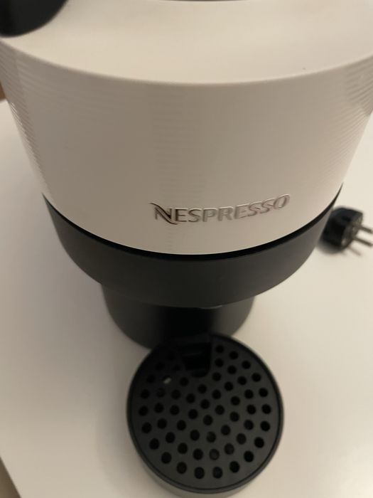 Máquina de Café  Vertue Nespresso – Branco/Preto