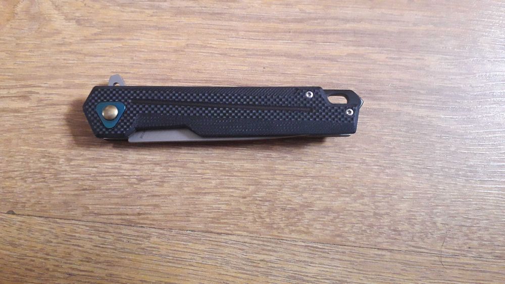 Складной  нож  на  подшипниках