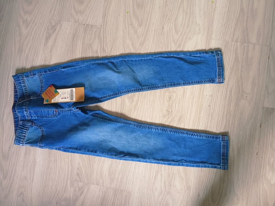 Jeansy rozm. 128