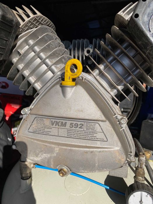 Kompresor Schneider z osuszaczem typ 590- 70 ST, 10 bar