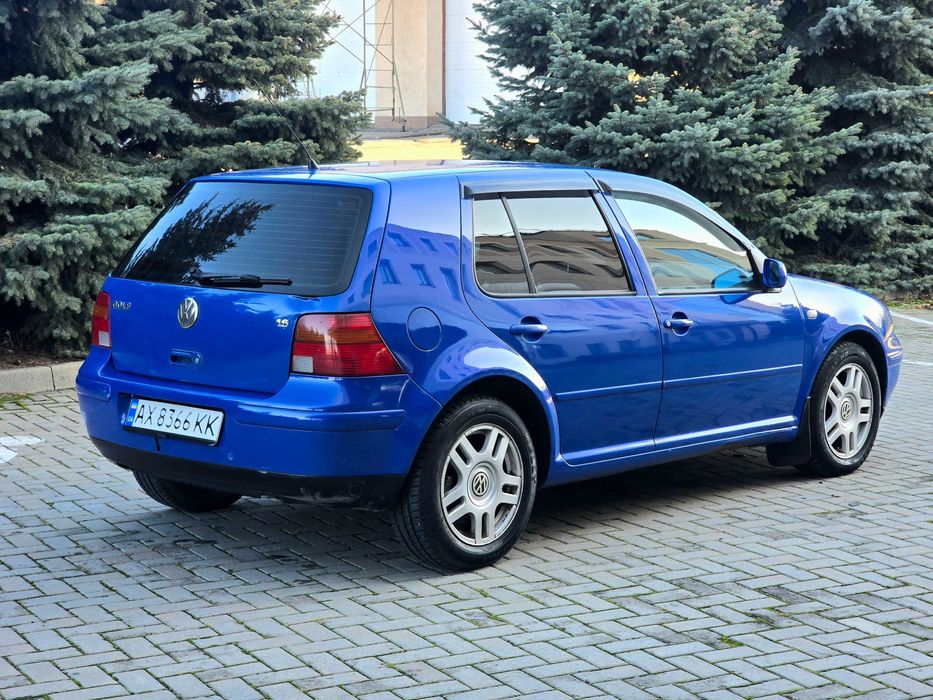 Volkswagen Golf 2000г.в. 1.6 газ-бензин