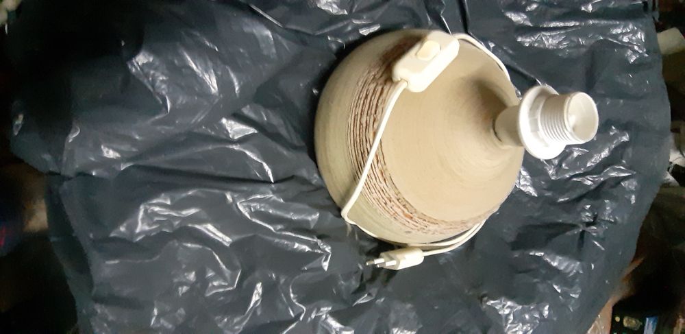 Candeiro de mesinha como novo