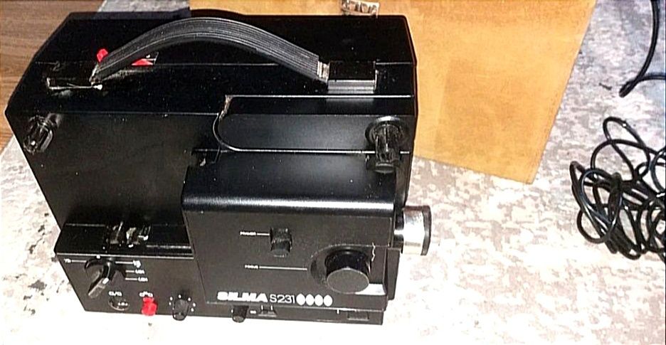 Stary projektor Solina S -221.