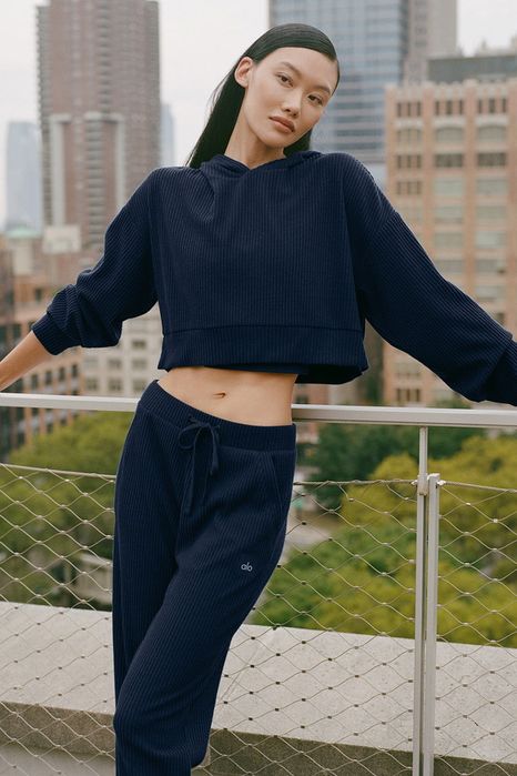 Жіночий костюм Alo Yoga Muse Suit Hoodie and Sweatpant Black
