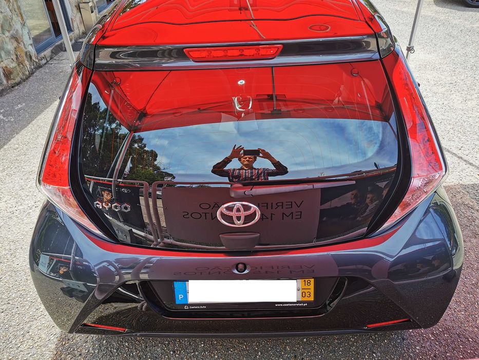 Toyota Aygo 1.0 X-Play 2018 - Citadino económico