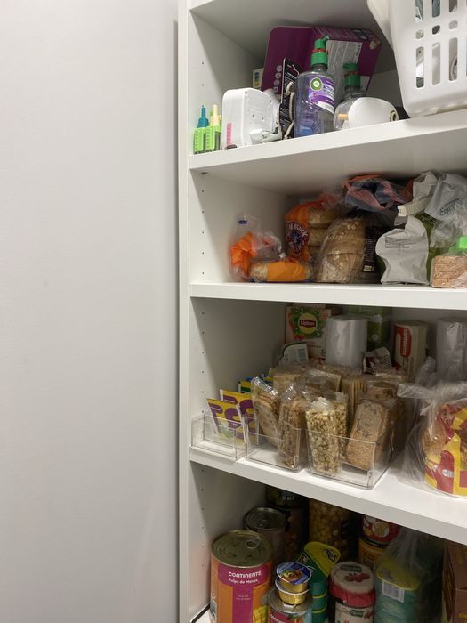Estante com prateleiras IKEA